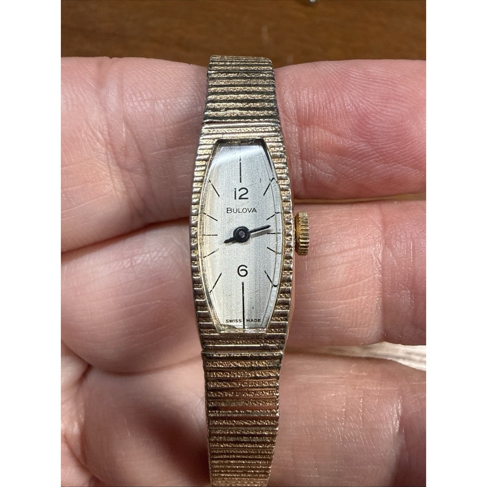 Vintage Bulova 10k Rolled Gold Mechanical Ladies Women's Wristwatch 17 Jewels
